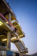 Pendant ce temps, au J1